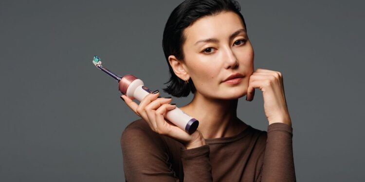 Is the Dyson Toothbrush Worth $499? We Asked 4 Dentists.